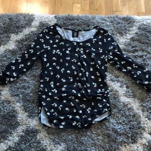 Black Floral quarter sleeve top. Very Soft